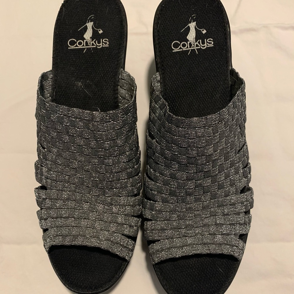 Corkys Wedge